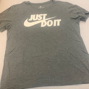 NWOT Nike tee shirt